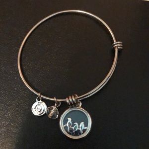 Adjustable friendship bracelet